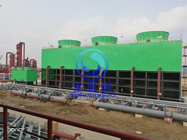 安裝在山東魏橋集團沾化氧化鋁項目的WGPS-4500型無(wú)填料冷卻塔