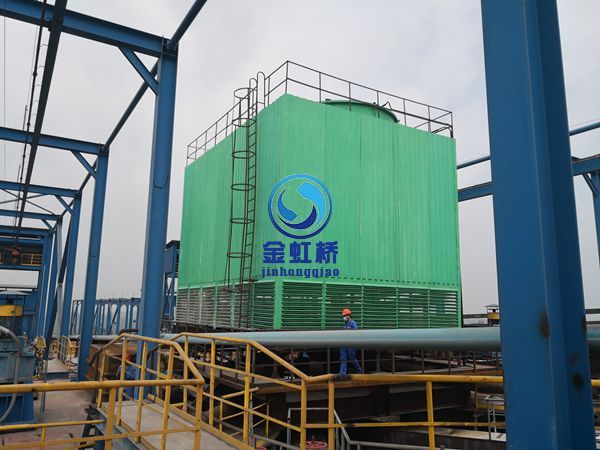 運行在廣西錦鑫化工的WGPL-500X2型無(wú)填料玻璃鋼冷卻塔